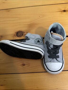 Kids High-Top Canvas Sneakers in Light Gray